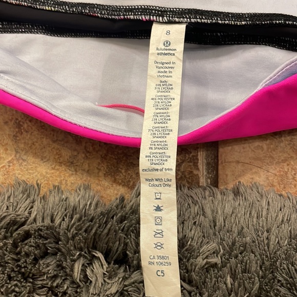 Lululemon Run Fast Track Shorts NWT - Picture 6 of 6